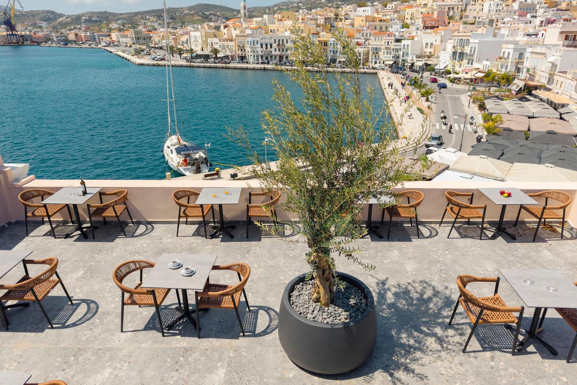 مبيت وإفطار إرموبولّي Eclectic Syros المظهر الخارجي الصورة
