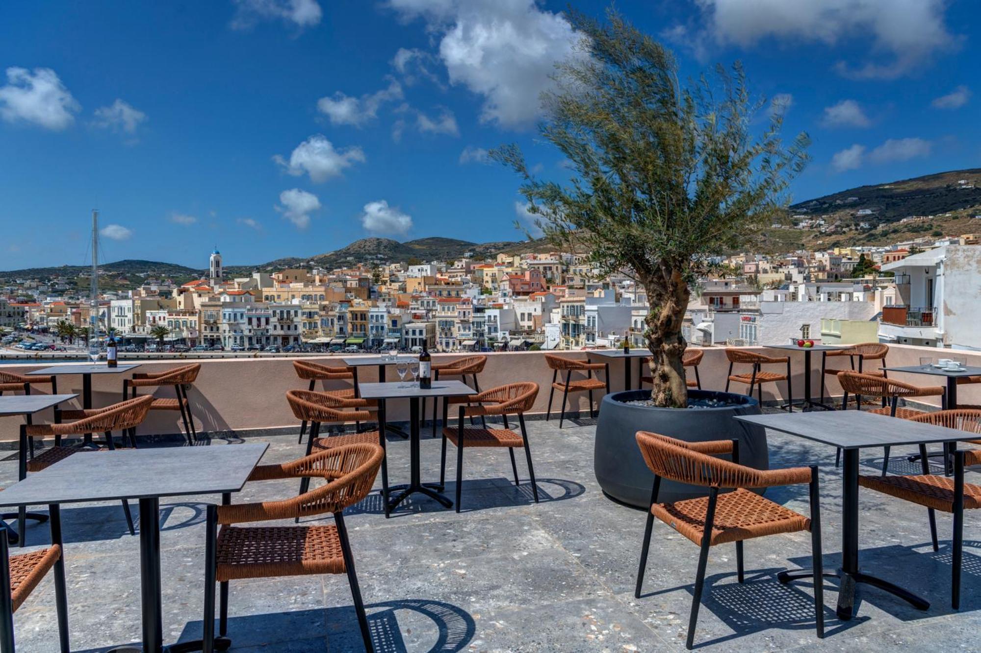 مبيت وإفطار إرموبولّي Eclectic Syros المظهر الخارجي الصورة