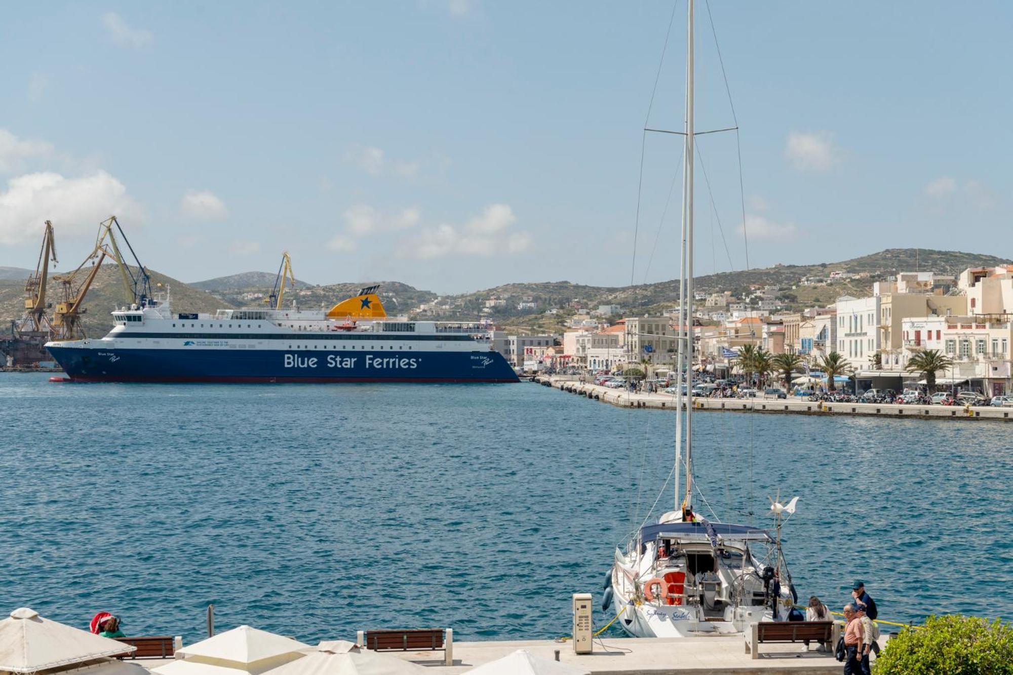 مبيت وإفطار إرموبولّي Eclectic Syros المظهر الخارجي الصورة