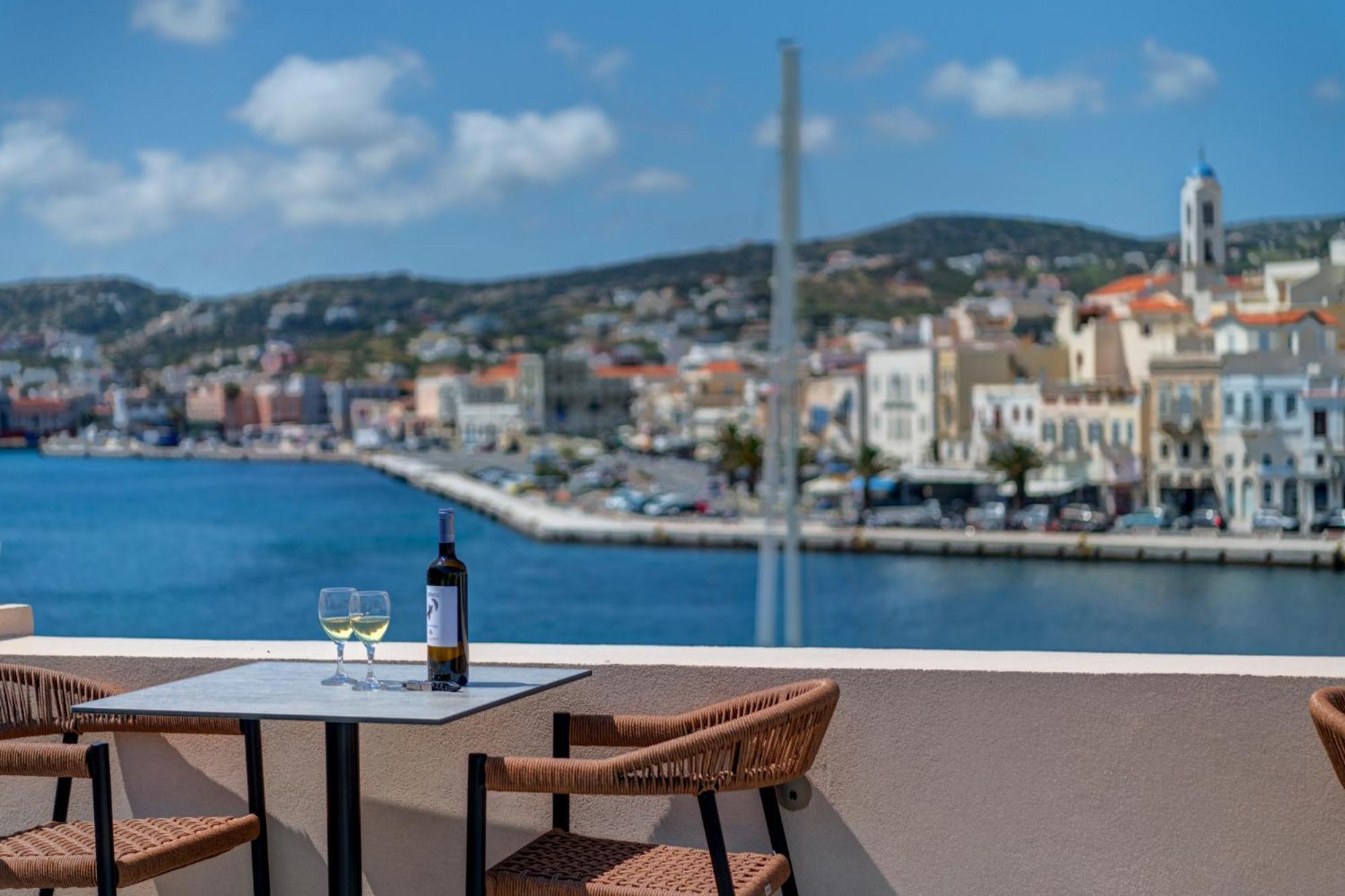 مبيت وإفطار إرموبولّي Eclectic Syros المظهر الخارجي الصورة