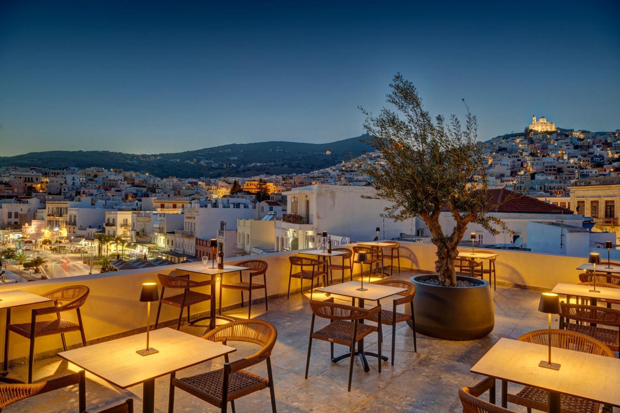 مبيت وإفطار إرموبولّي Eclectic Syros المظهر الخارجي الصورة