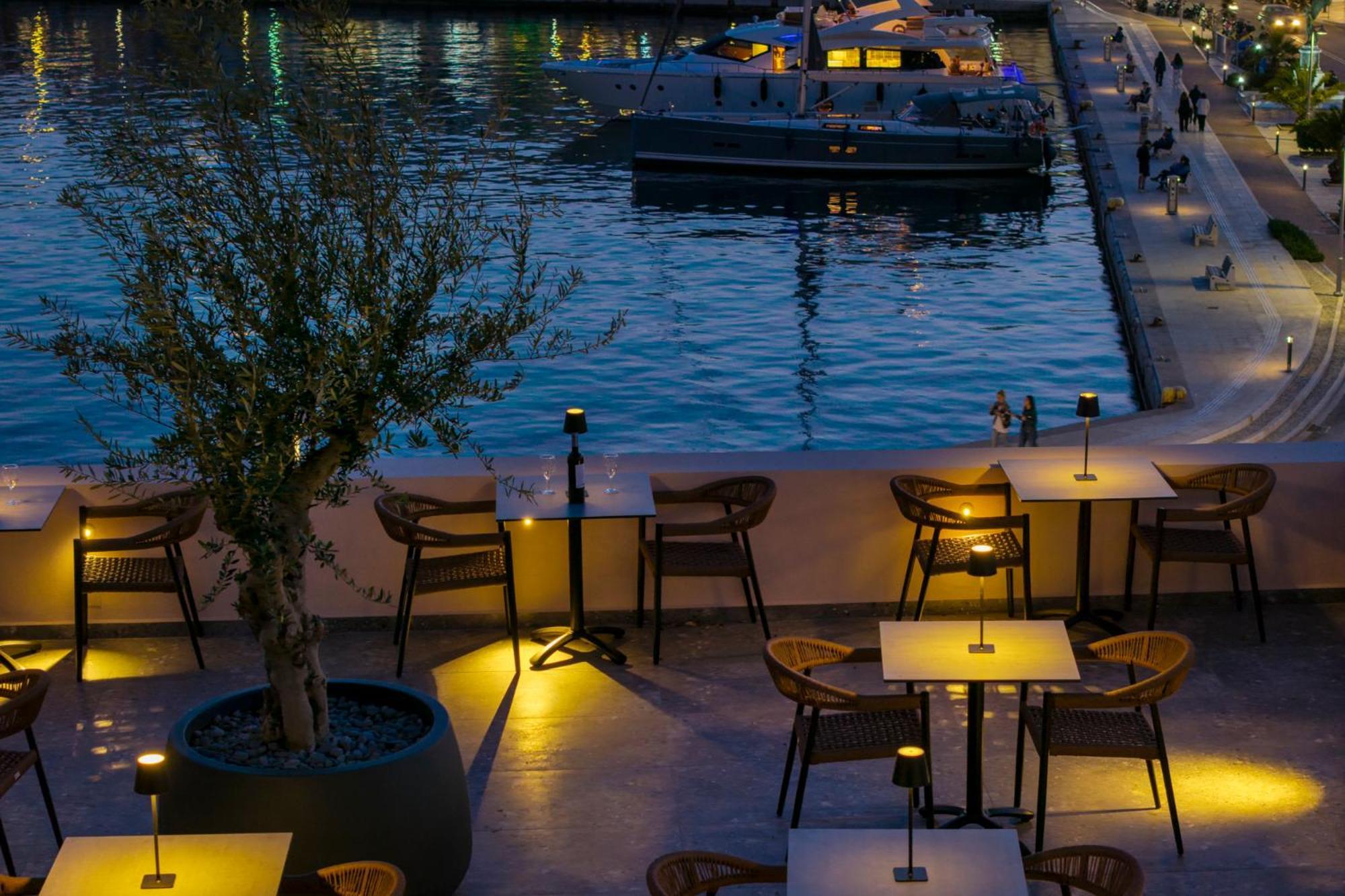 مبيت وإفطار إرموبولّي Eclectic Syros المظهر الخارجي الصورة