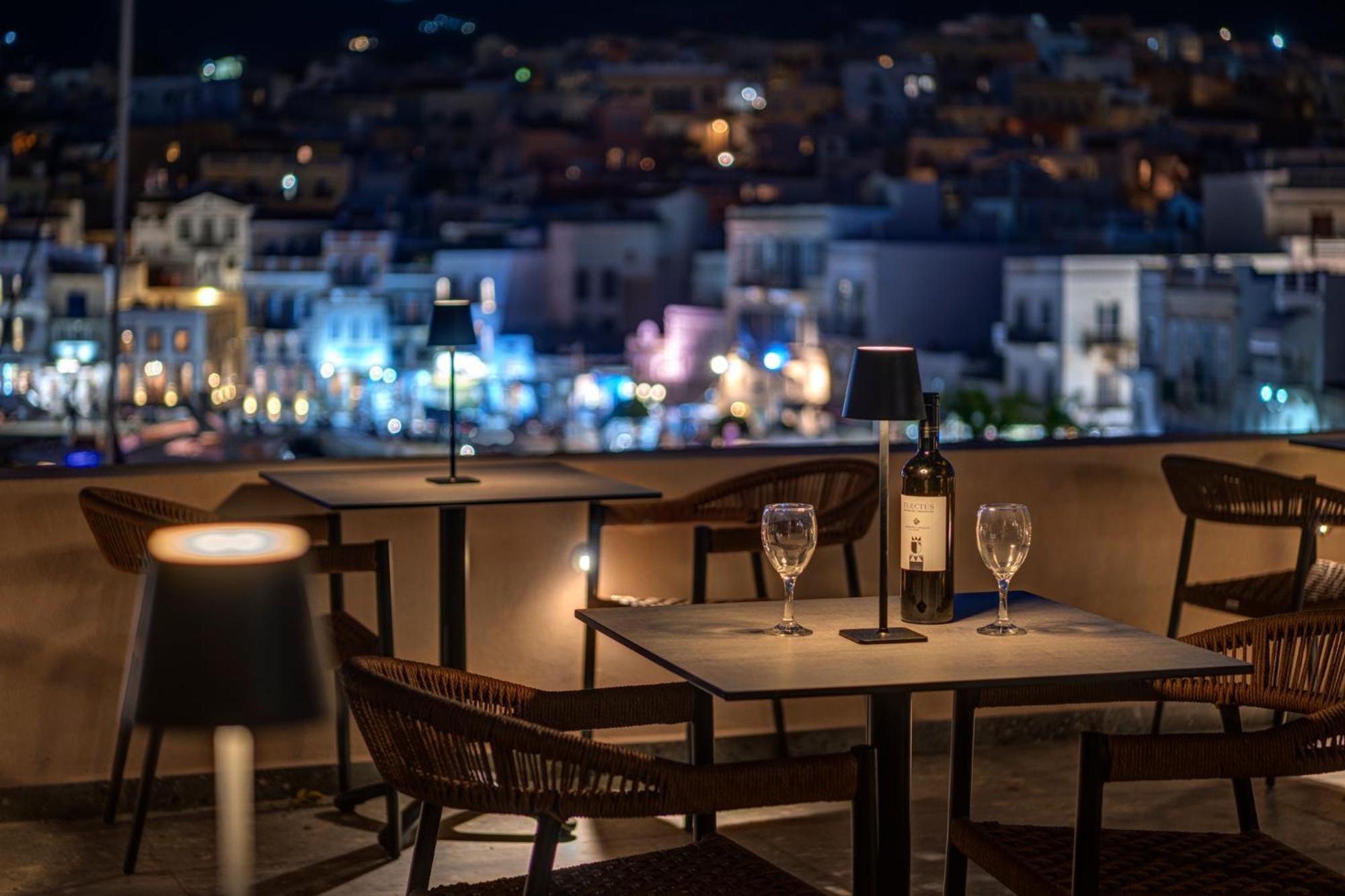 مبيت وإفطار إرموبولّي Eclectic Syros المظهر الخارجي الصورة