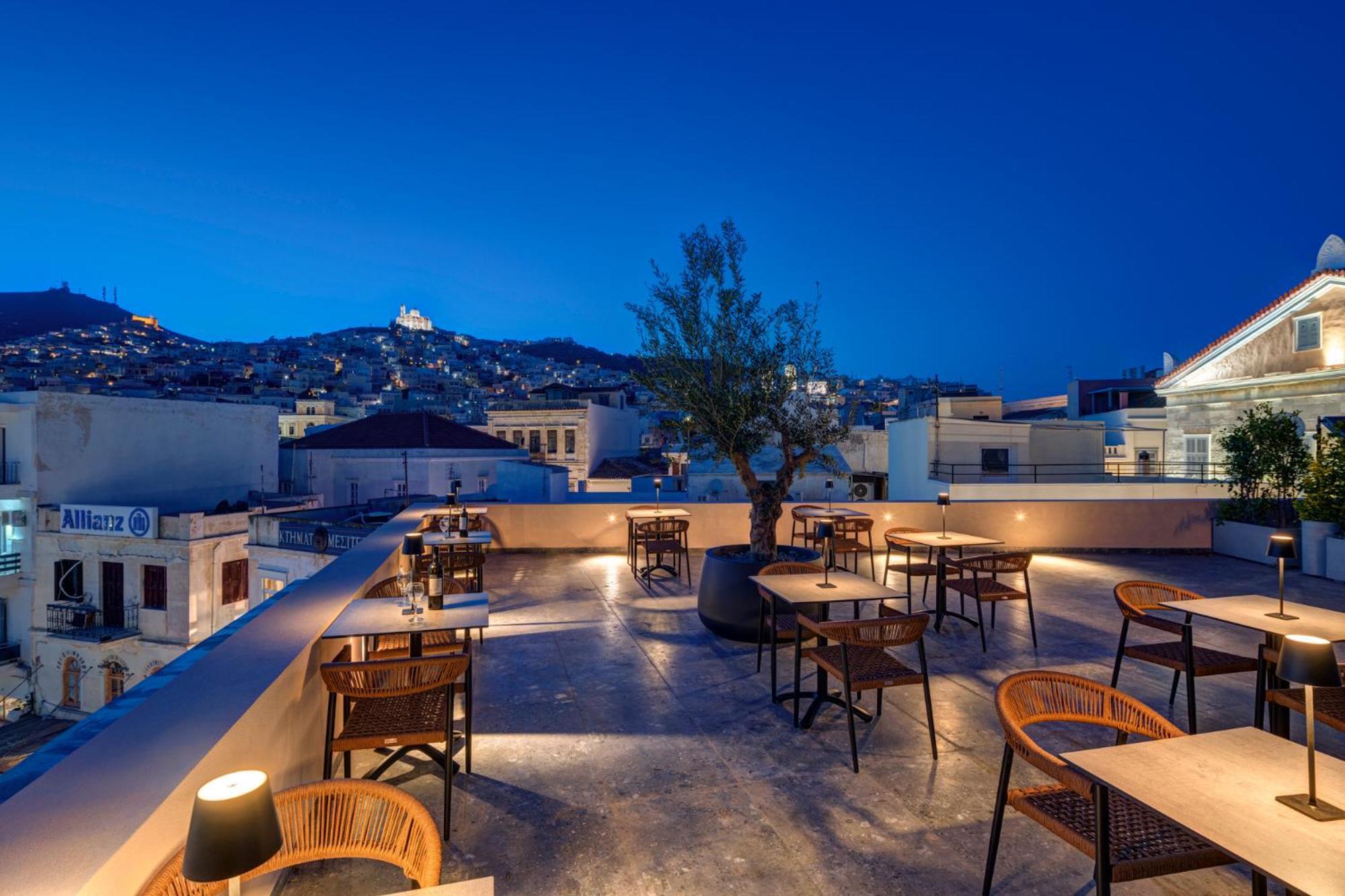 مبيت وإفطار إرموبولّي Eclectic Syros المظهر الخارجي الصورة