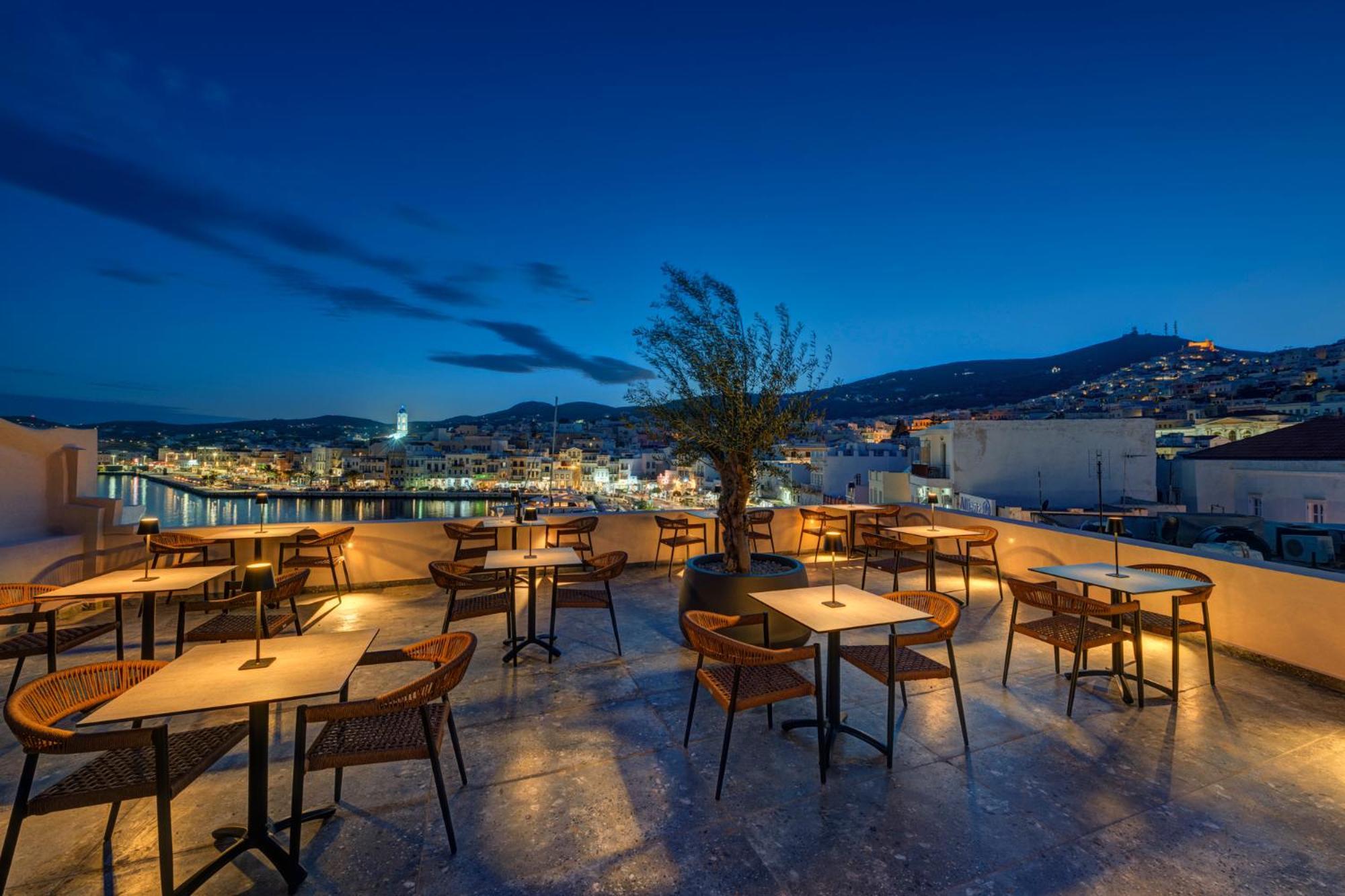 مبيت وإفطار إرموبولّي Eclectic Syros المظهر الخارجي الصورة